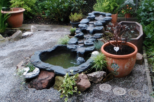 Bassin de jardin avec cascade