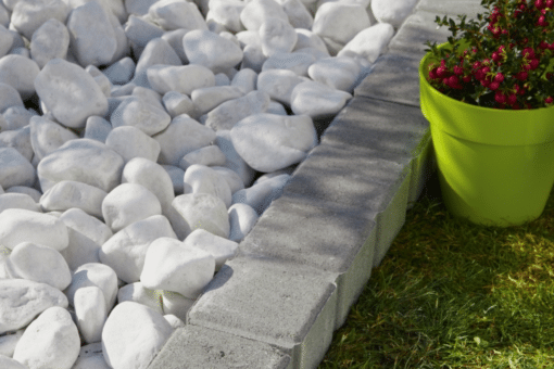 Bordure de jardin en pierre